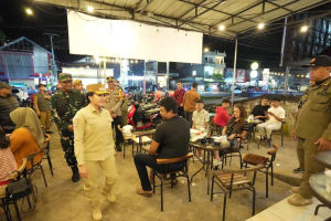 Pantau Kafe hingga RSUD, Bupati Landak Pastikan Malam Tahun Baru Aman dan Kondusif