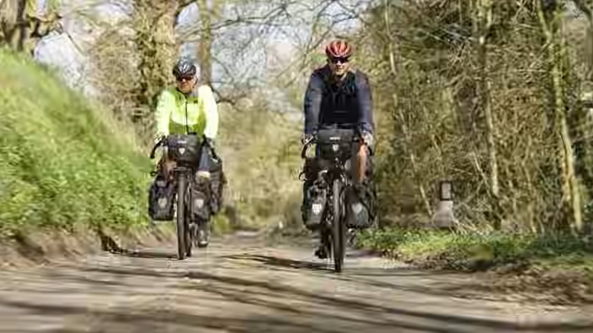 Ayah dan Anak Keliling Dunia Naik Sepeda, Temukan Kebaikan Manusia di Setiap Negara
