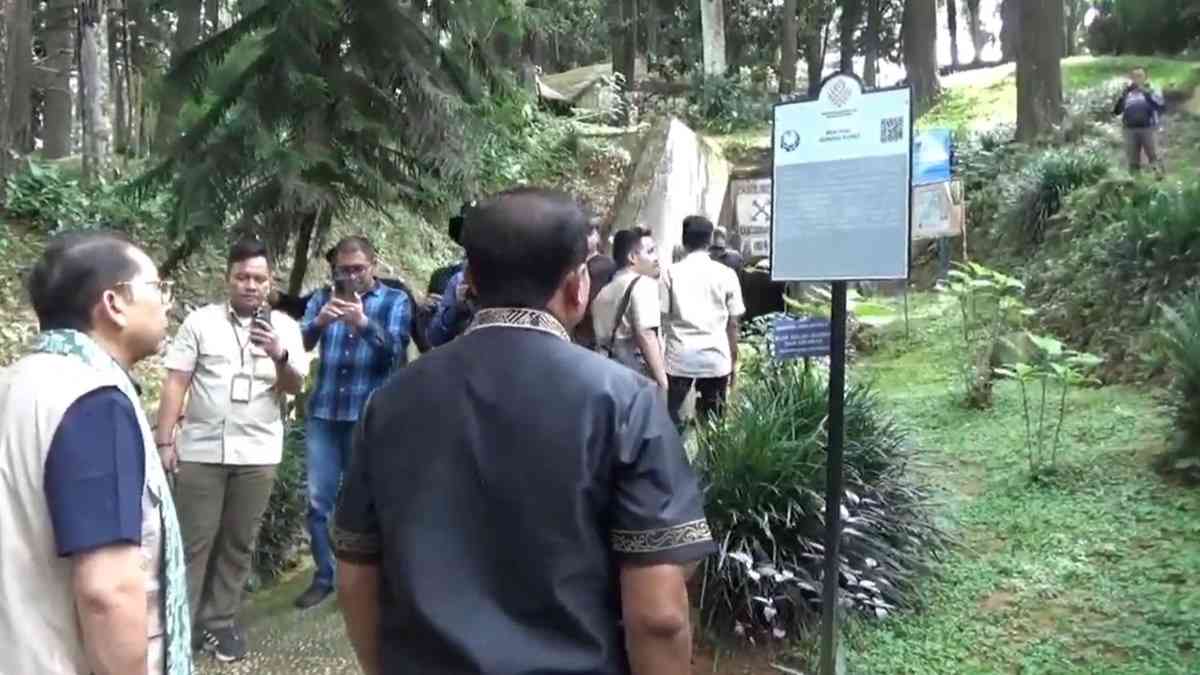 Menbud Fadli Zon Tinjau Keraton, Revitalisasi Menunggu Usulan