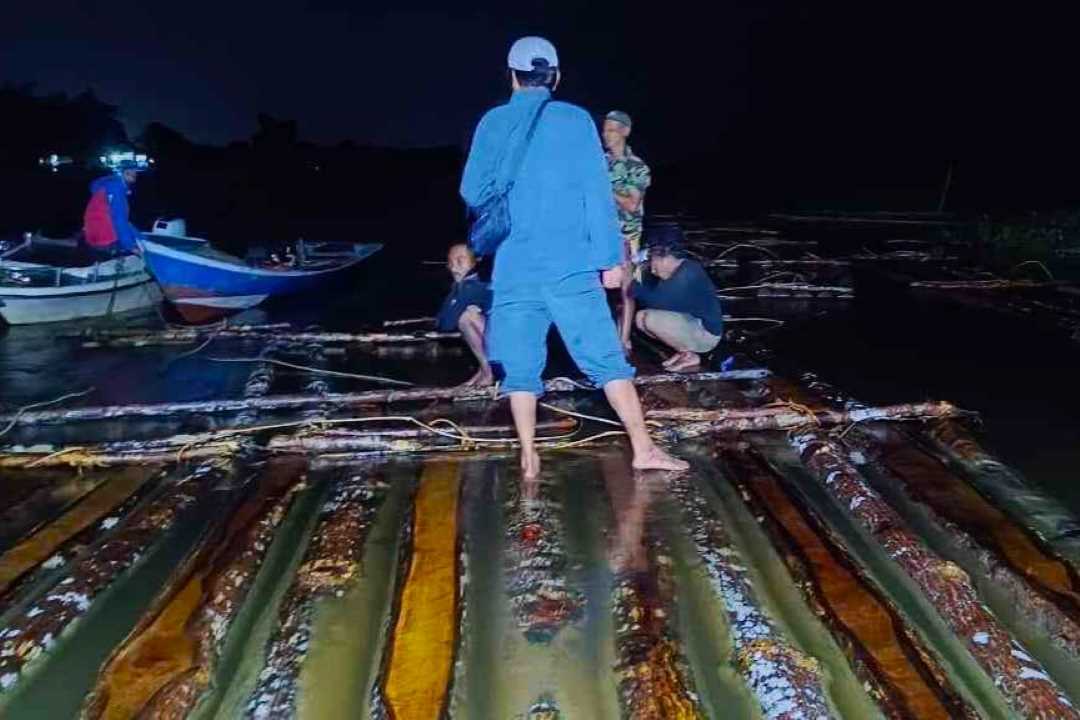 Operasi Subuh di Sungai Pawan Ketapang: Penyelundupan 600 Kayu Bulat Digagalkan