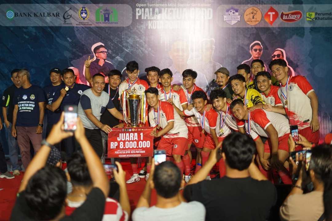 Dobrak Sekat! Satarudin Gandeng Band Indie dan UMKM di Final Open Turnamen Mini Soccer Pontianak