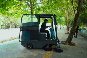 Canggih! Pontianak Punya Mobil Penyapu Trotoar, Jalan-Jalan Makin Kinclong dan Humanis