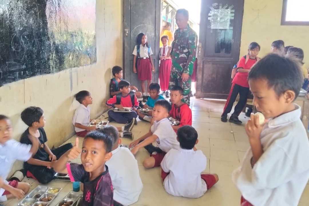 Presiden Prabowo Targetkan 80 Juta Penerima Makan Bergizi Gratis, Karolin Siap Perluas hingga Pedalaman Landak