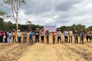 Ratu Elok Jadi Desa Pertama di Manis Mata yang Inisiasi Tanam Jagung Ketahanan Pangan