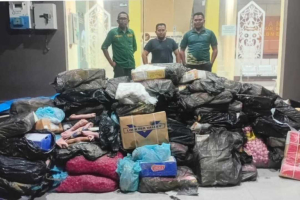 Temukan Tumpukan Plastik Hitam di Jalur Tikus, Petugas Gabungan Amankan Ribuan Kilo Daging dan Sosis Ilegal