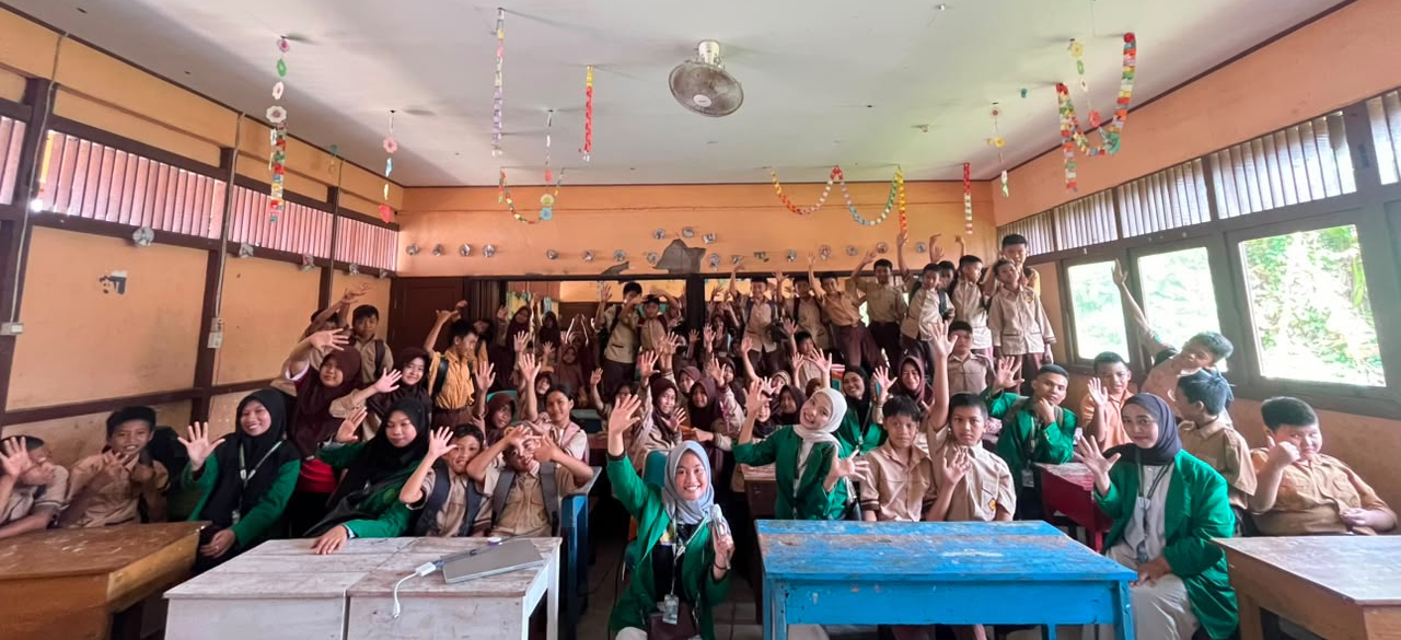 Mahasiswa KKN Tematik UNU Kalbar Kelompok 5 Gelar Sosialisasi Anti Narkoba di SD Negeri 03 Karimunting